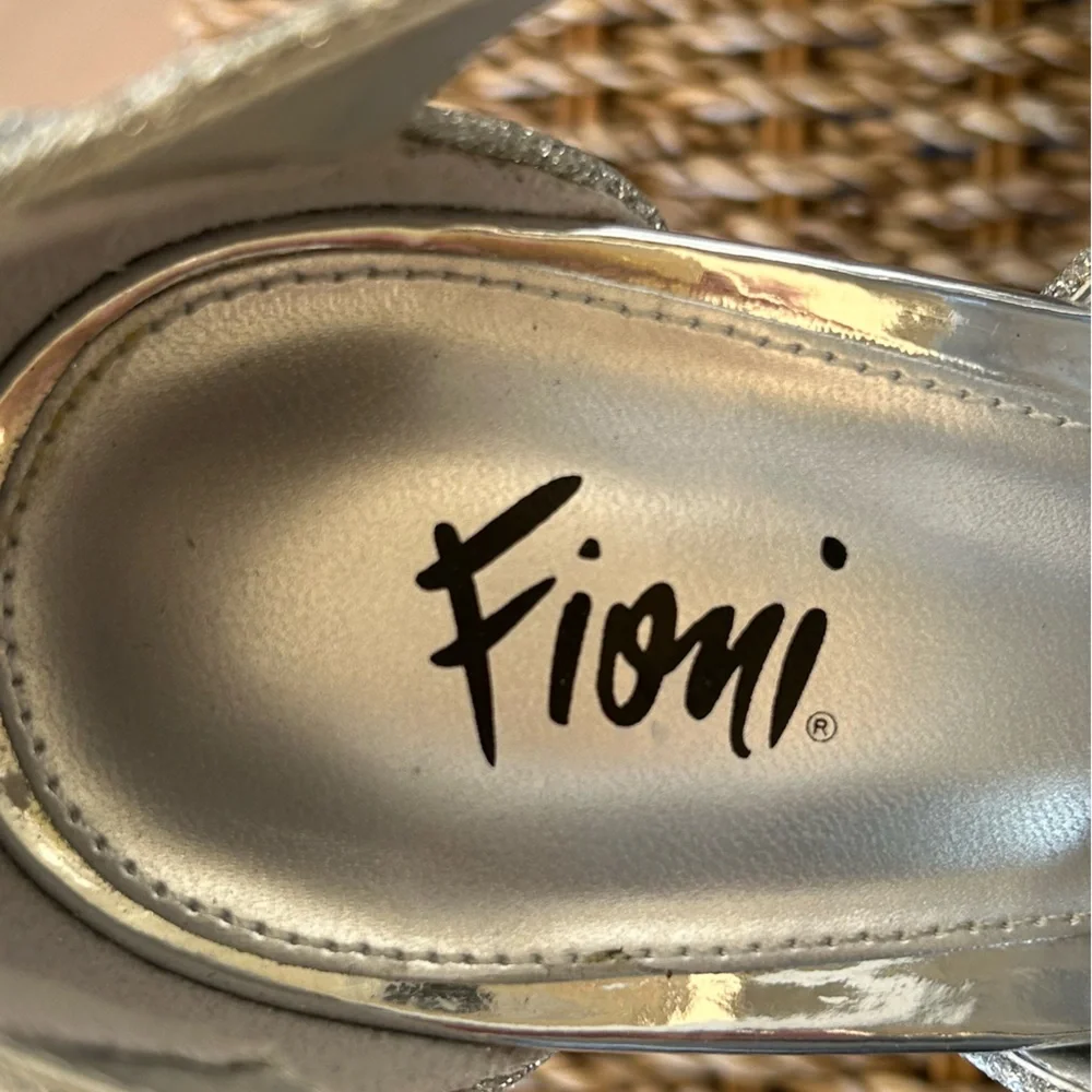 Fioni Brand Women’s Sparkly Stiletto Heel Shoes Silver Sz 8‎